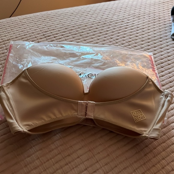 NIB Magic Strapless Front Buckle Bra Beige 34A - Picture 5 of 6